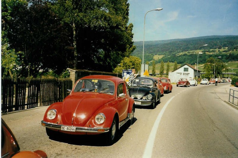 VW-Kfer BE 80'244 an der Ausfahrt im Berner Seeland