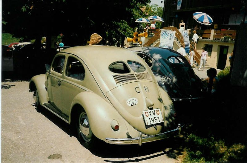 VW-Kfer Jahrgang 1951 an einem Kfer-Treffen in der Innerschweiz