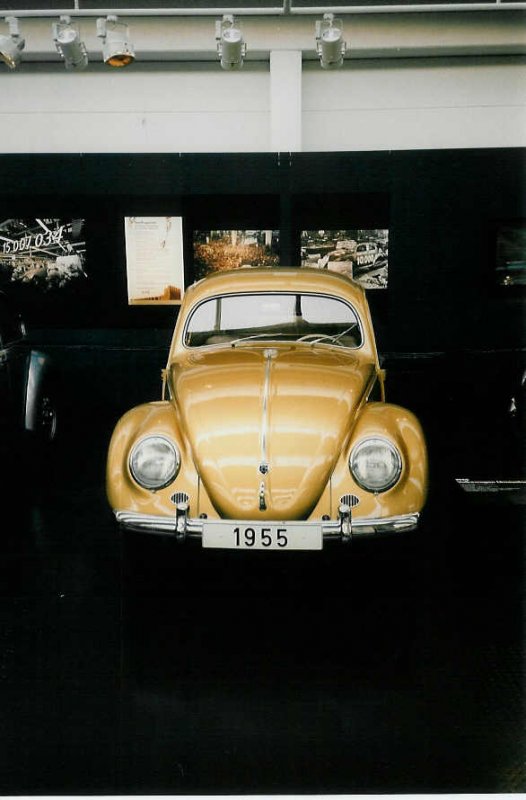 VW-Kfer Jahrgang 1955 im Volkswagen-Museum Wolfsburg
