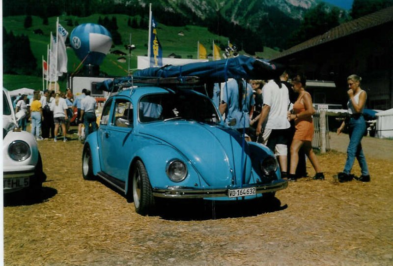 VW-Kfer VD 164'632 am Kfer-Treffen in Chteau-d'Oex