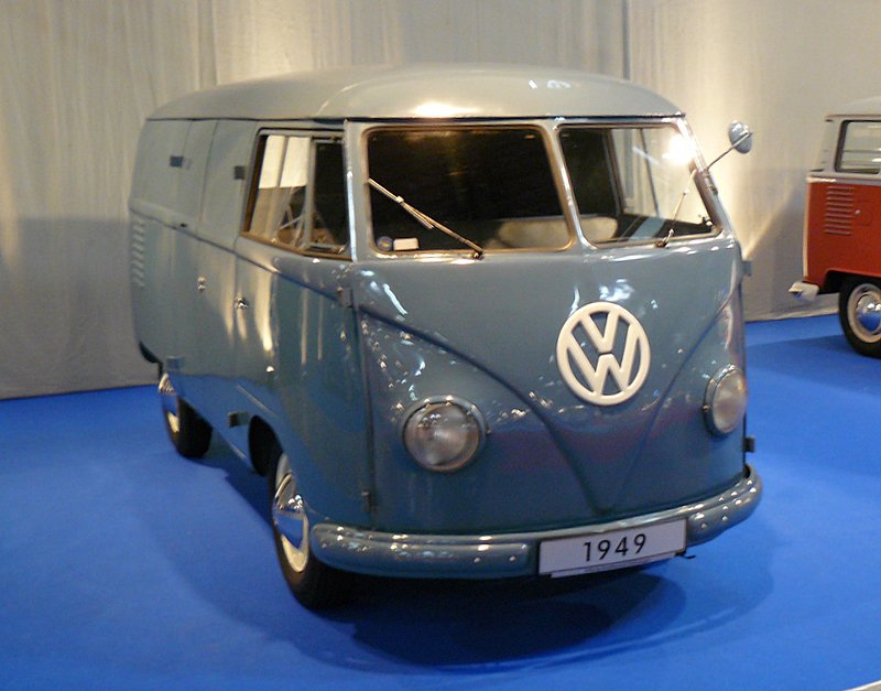 VW T1 Kastenwagen (Bulli), BJ 1949, 4 Zyl. Boxermotor, 1131 ccm, 25 Ps , 80 Km /h.  Ausgestellt bei 60 Jahre VW in Luxemburg am 04.10.08.